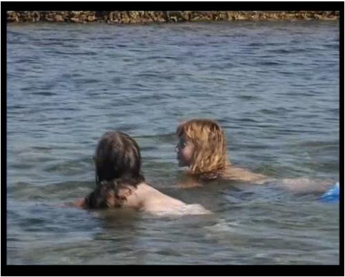 Naturistin Julia and Hanna Am Meer [FKK Archiv]